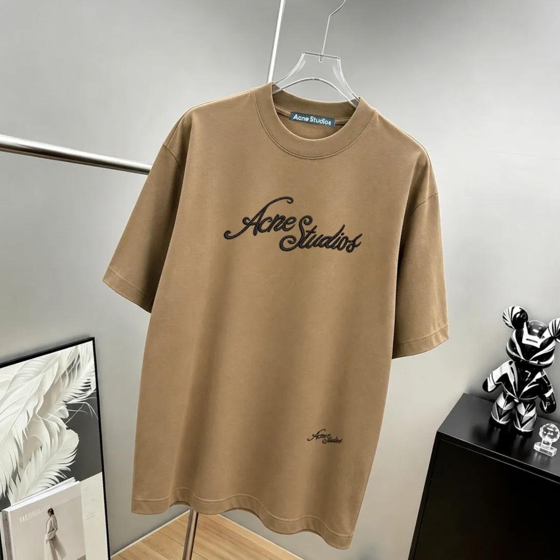 Acne*Studios*2026Ss exclusive letter logo 10,000-needle three-dimensional embroidery, couple Hot Sale g high-count T-shirt "different currency fabric" short-sleeved tee negative ion upper body is very comfortable, men and women Same Style half-sleeve, dropped shoulders loose version Color: Black White Coffee Brown Size: S (90-130 pounds) M (125-150 pounds) L (135-165 pounds) XL (160-190 pounds) XXL (185 pounds)